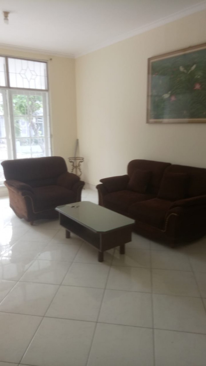 Rumah Dijual Fully Furnished di Cluster Meadow Green Lippo Cikarang